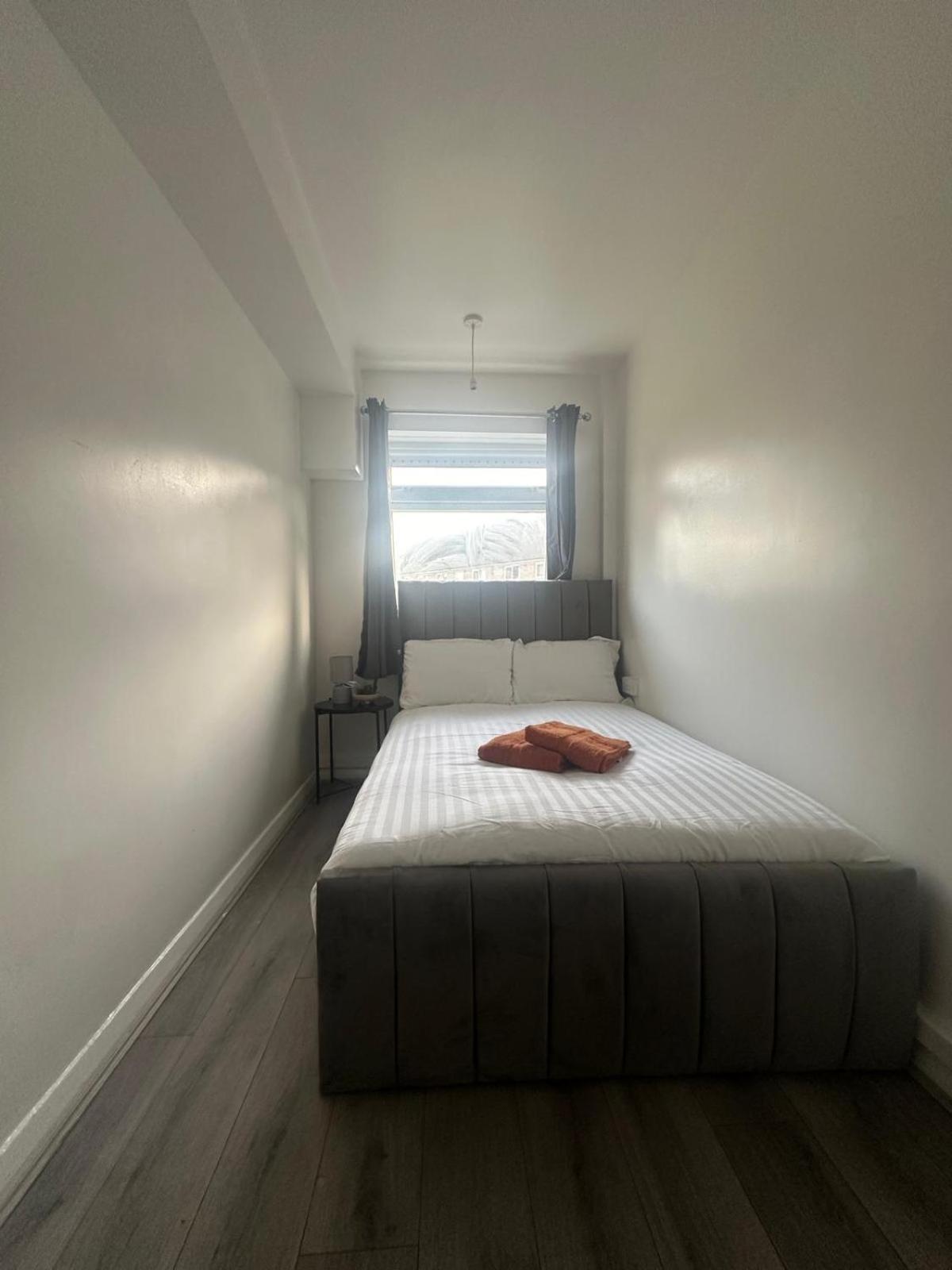Modern Room In A 4 Bedroom Flat In London, Shared Bathroom! Exterior foto