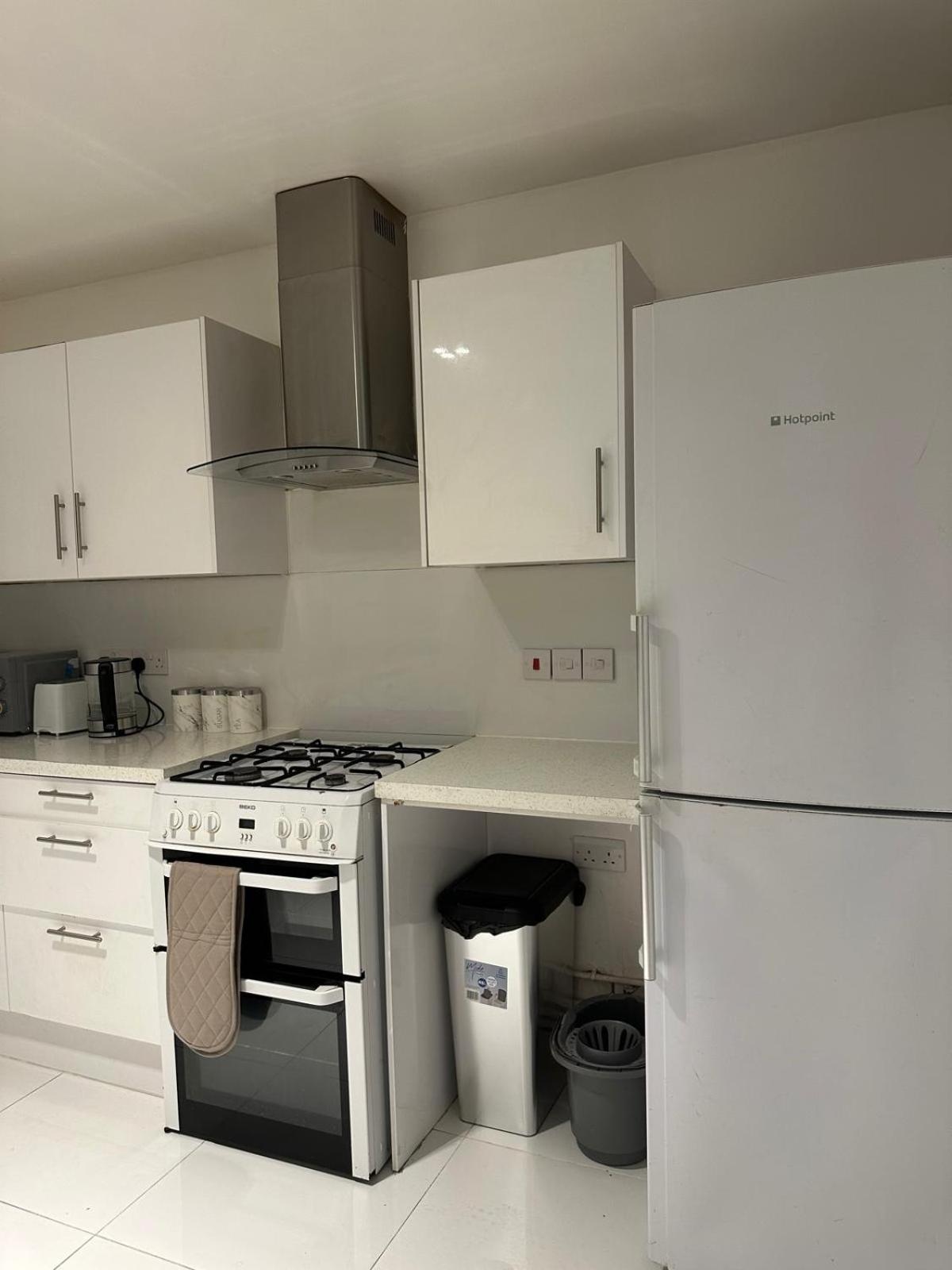Modern Room In A 4 Bedroom Flat In London, Shared Bathroom! Exterior foto
