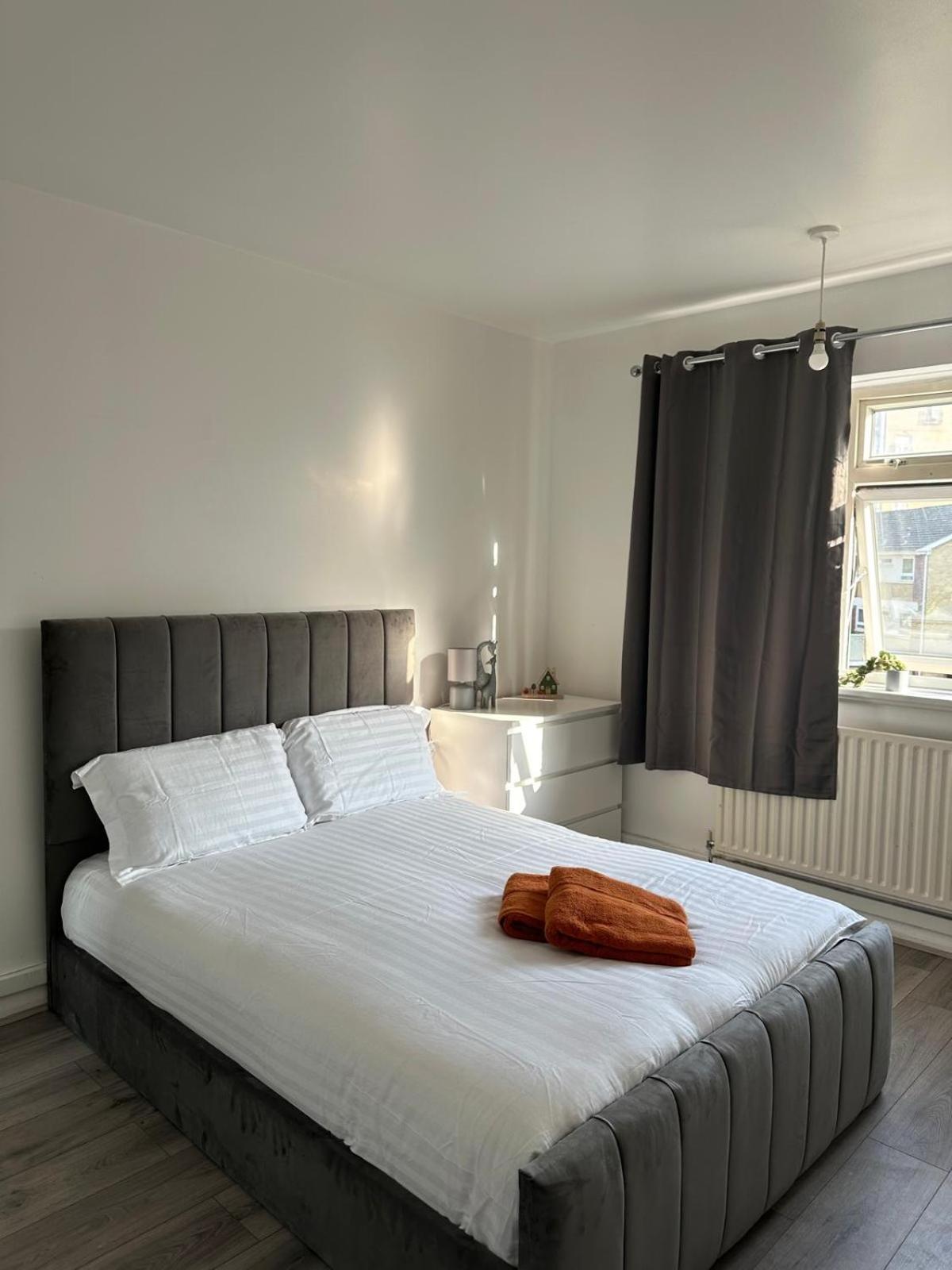 Modern Room In A 4 Bedroom Flat In London, Shared Bathroom! Exterior foto